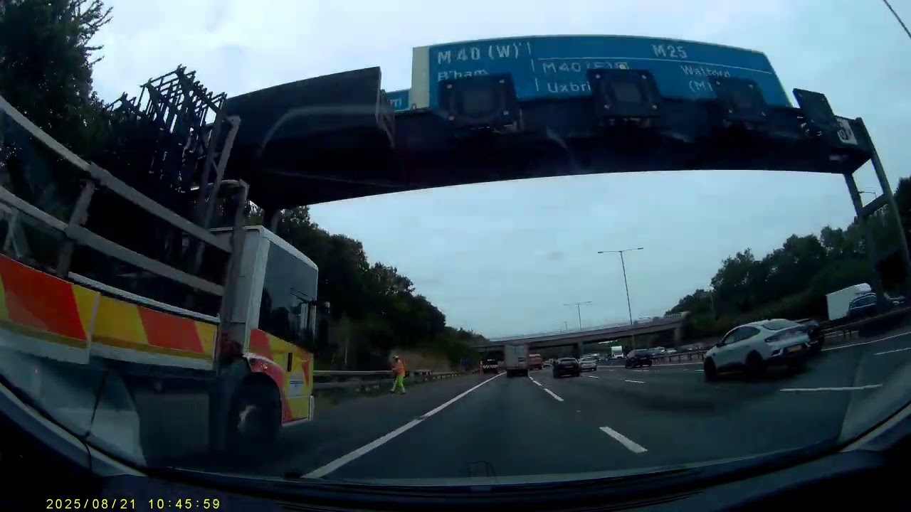 London M4 M25 M40 Services