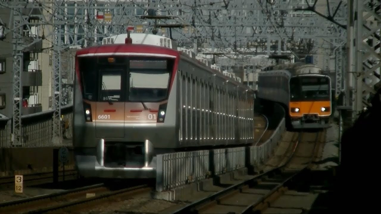 休日日中の東急田園都市線･大井町線溝の口駅渋谷側