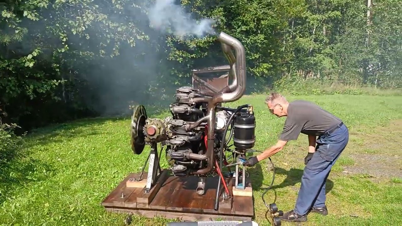 Vedeneyev M14P Radial Engine Start Up