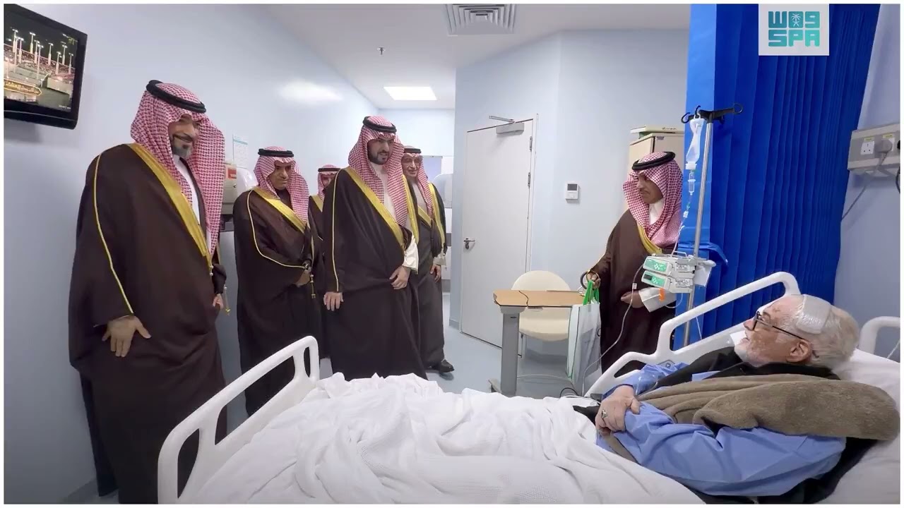 جانب من زيارة نائب أمير الشرقية المرضى المنومين في مستشفى الملك فهد التخصصي #واس 
