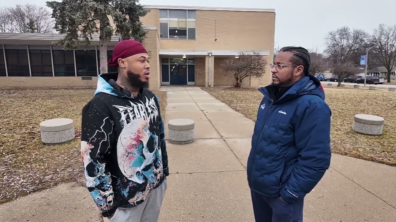 Former students give conflicting accounts of Milwaukee coach after slapping allegations