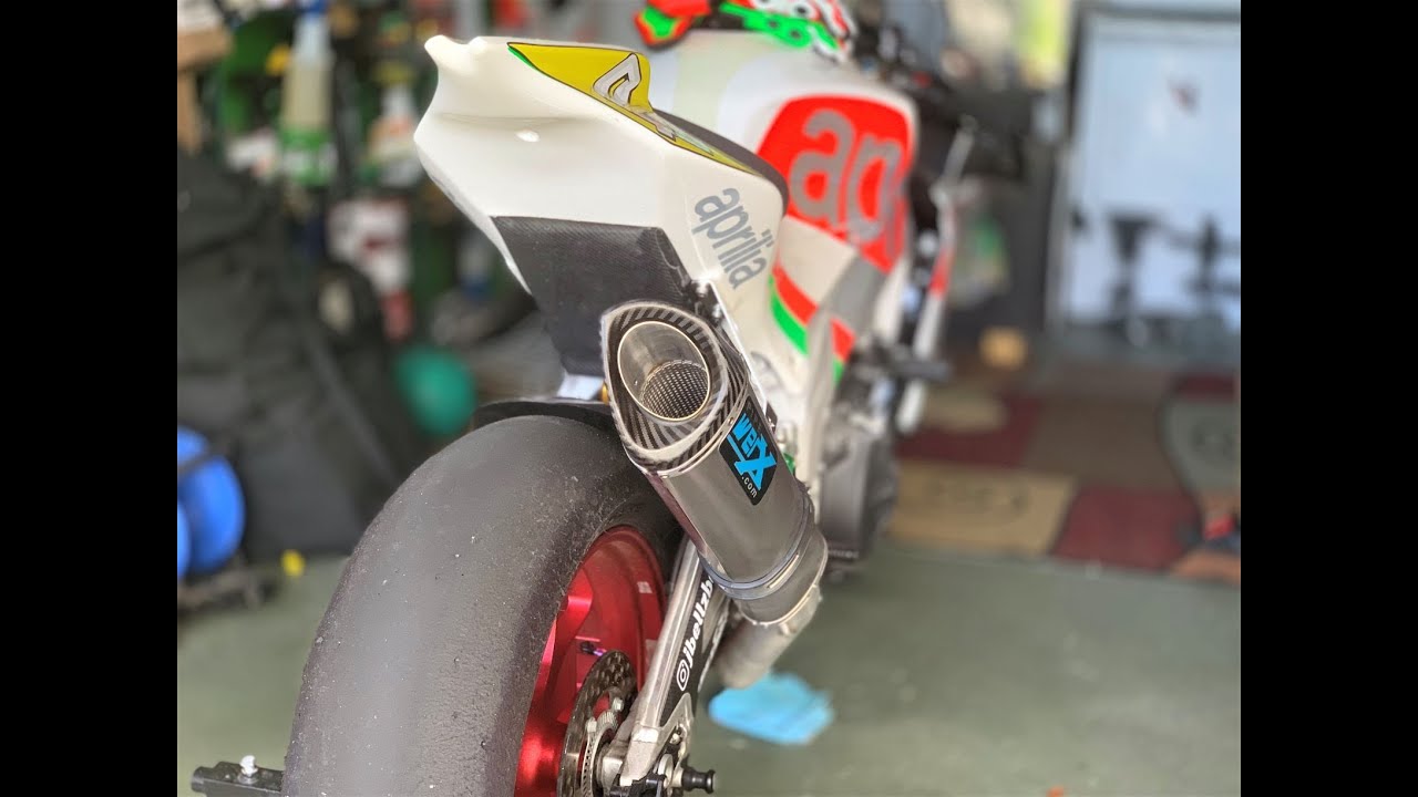 RSV4 RF gets a PIPEWERKS RACE EXHAUST!!