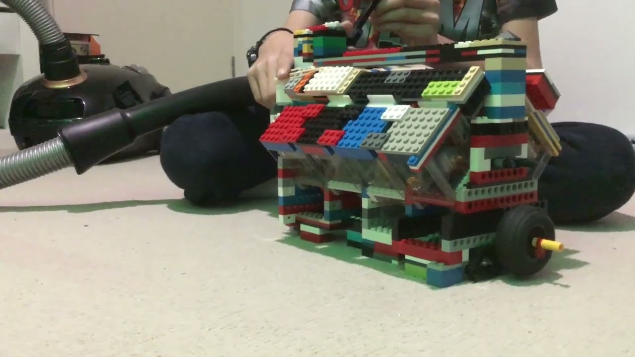V8 Lego vacuum engine