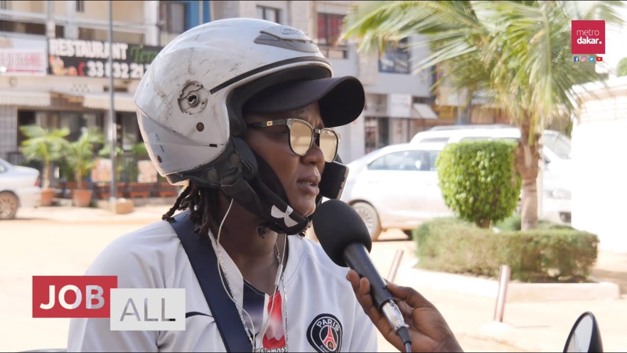 Bousso, ancienne internationale sénégalaise, rare femme conductrice de Tiak-Tiak au Sénégal