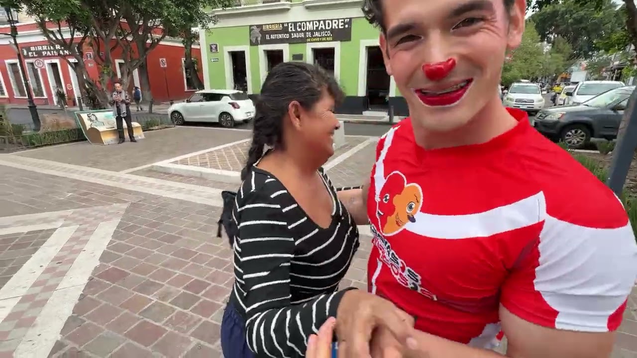 Oro y El Niño Robot Conocen a Ciclon Norteño