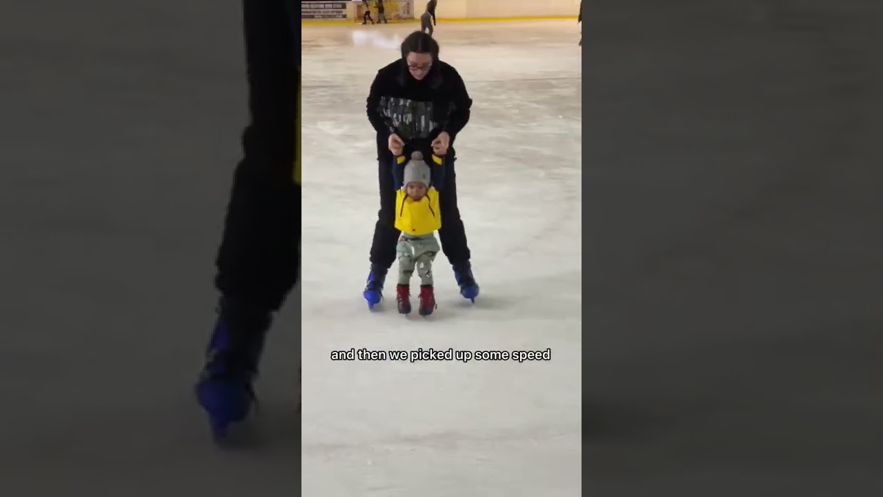 1 year old ice skates all by himself 😳