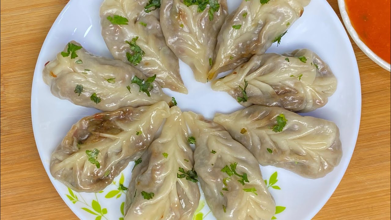 आसान तरीके से मोमोज घर पर बनाएं उसके साथ चटपटी मोमोज चटनी बनाएं (Veg. momos recipe)|ft.chef ritu