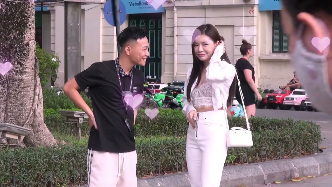 Cô ơi, cháu muốn thổ lộ với cô 😘😘