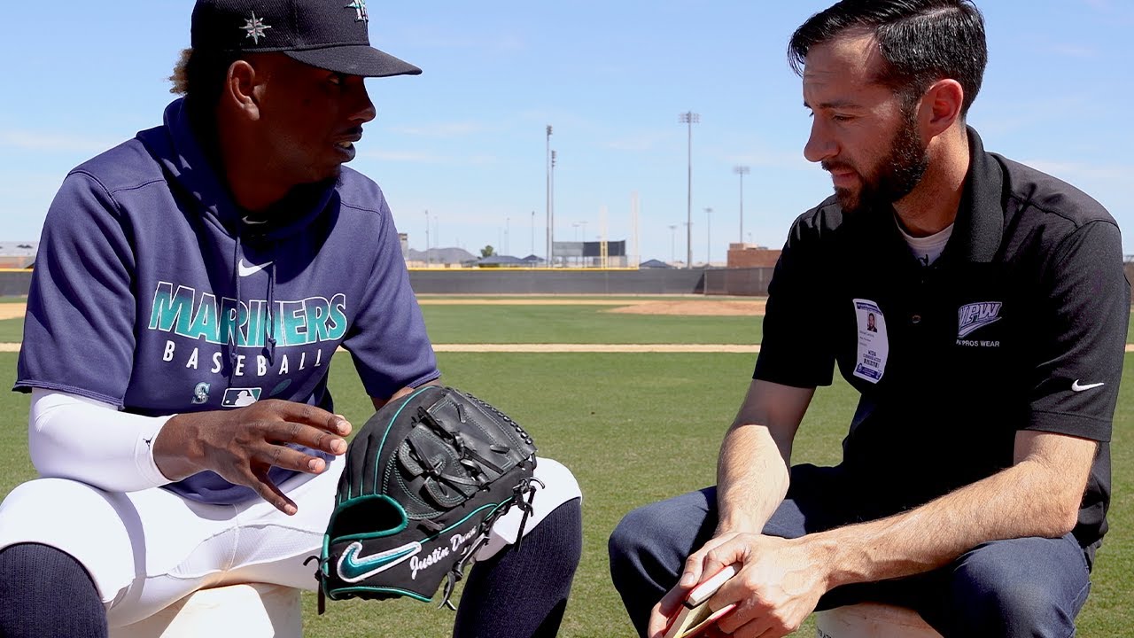 Mariners' Pitcher Justin Dunn Shows Off 