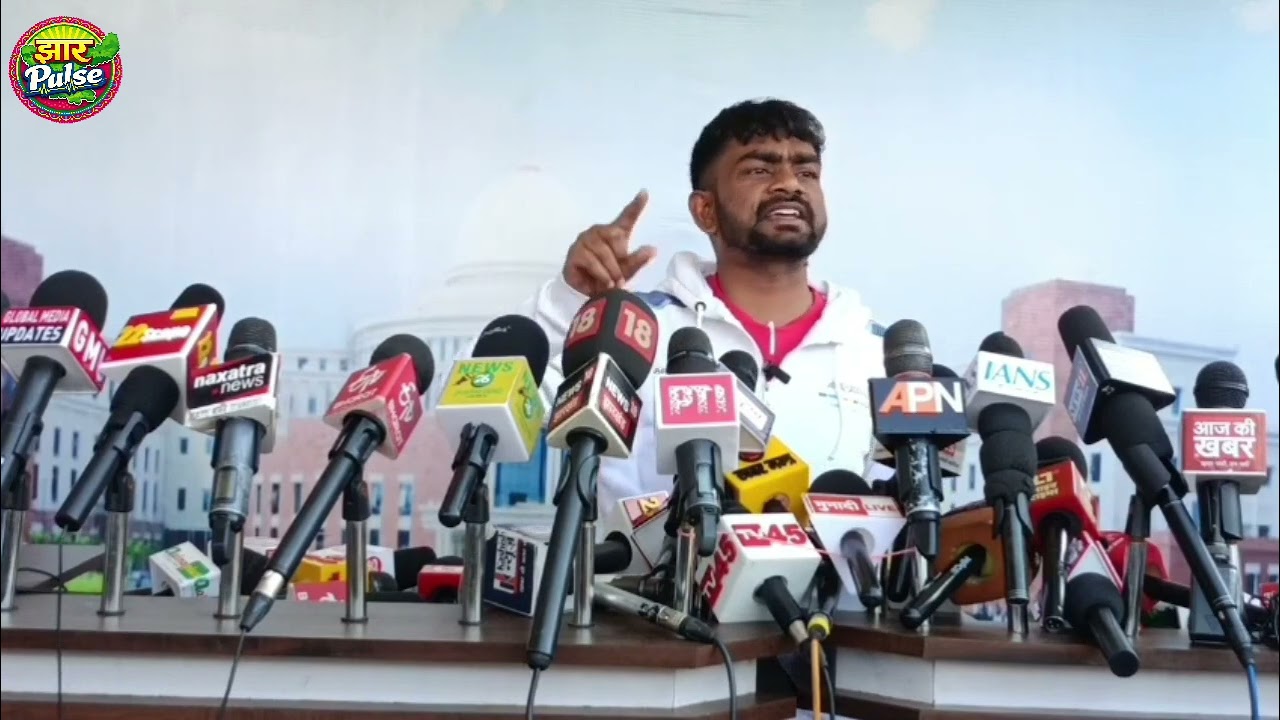 सरकार नहीँ चला पर रहे हो तो घाँस चाराइये,सब्जी बेचींये! मज़ाक बना के रखा है