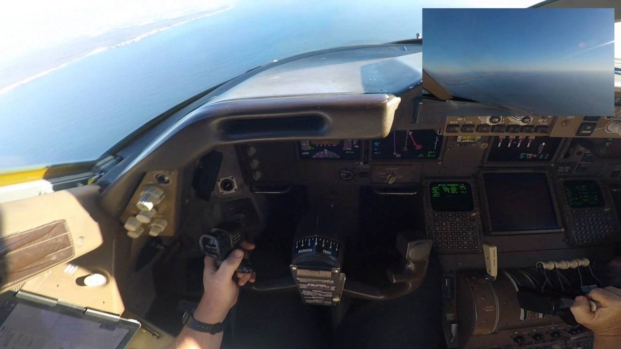 Sydney 747 landing from the Pilots seat. First Person POV.