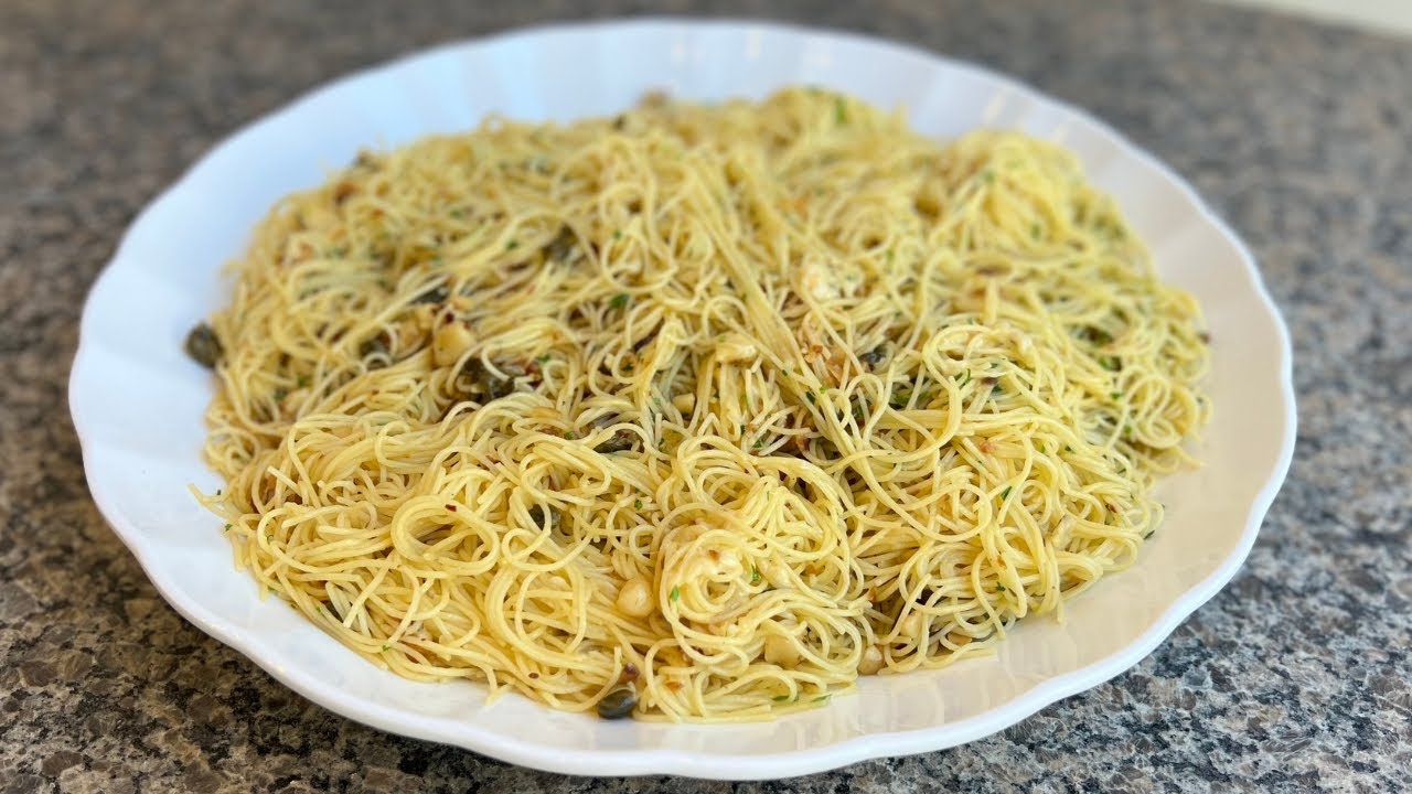 Macarrão Alho e Óleo Com Castanha e Alcaparras | Delícias da Eleni