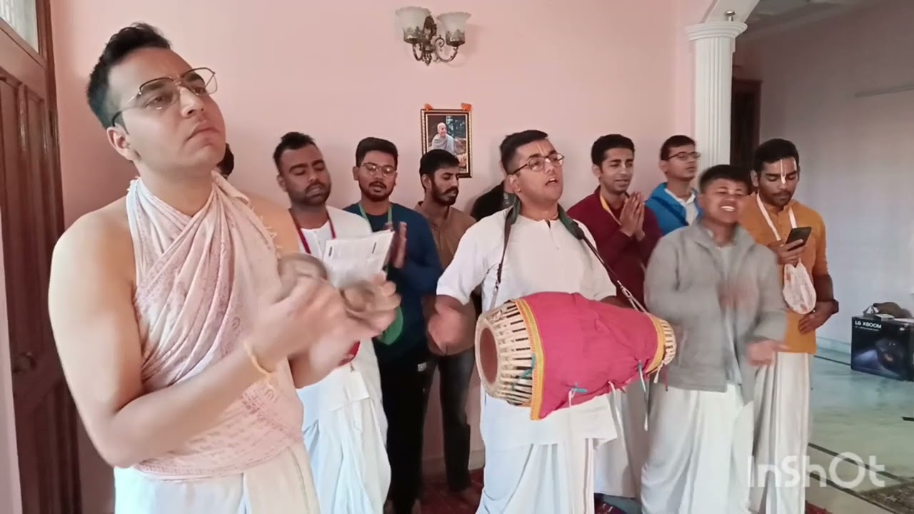 || Guruastakam ||  Mangla Aarti  || Prabhupada Kutir Bace Mai Aarti ||