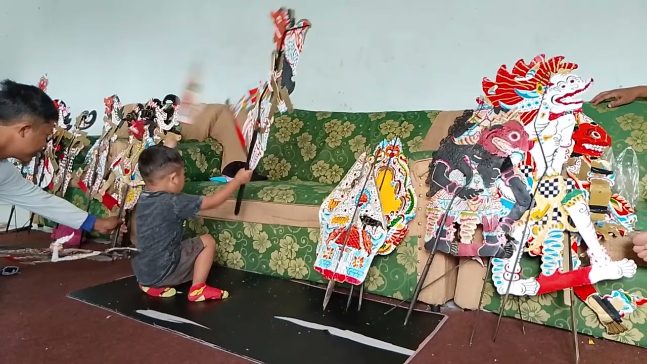 SENANGNYA PUNYA WAYANG BARU, WAYANGNYA DIJEJER @TriyasFuji @tirtapawitramaheningsuci 