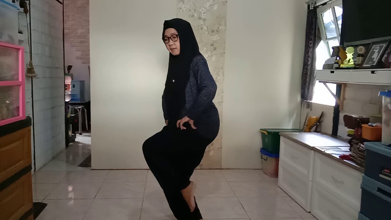 Belajar Tari RANTAK video 4 (Dewi Rukmini STKIP PGRI Banjarmasin)