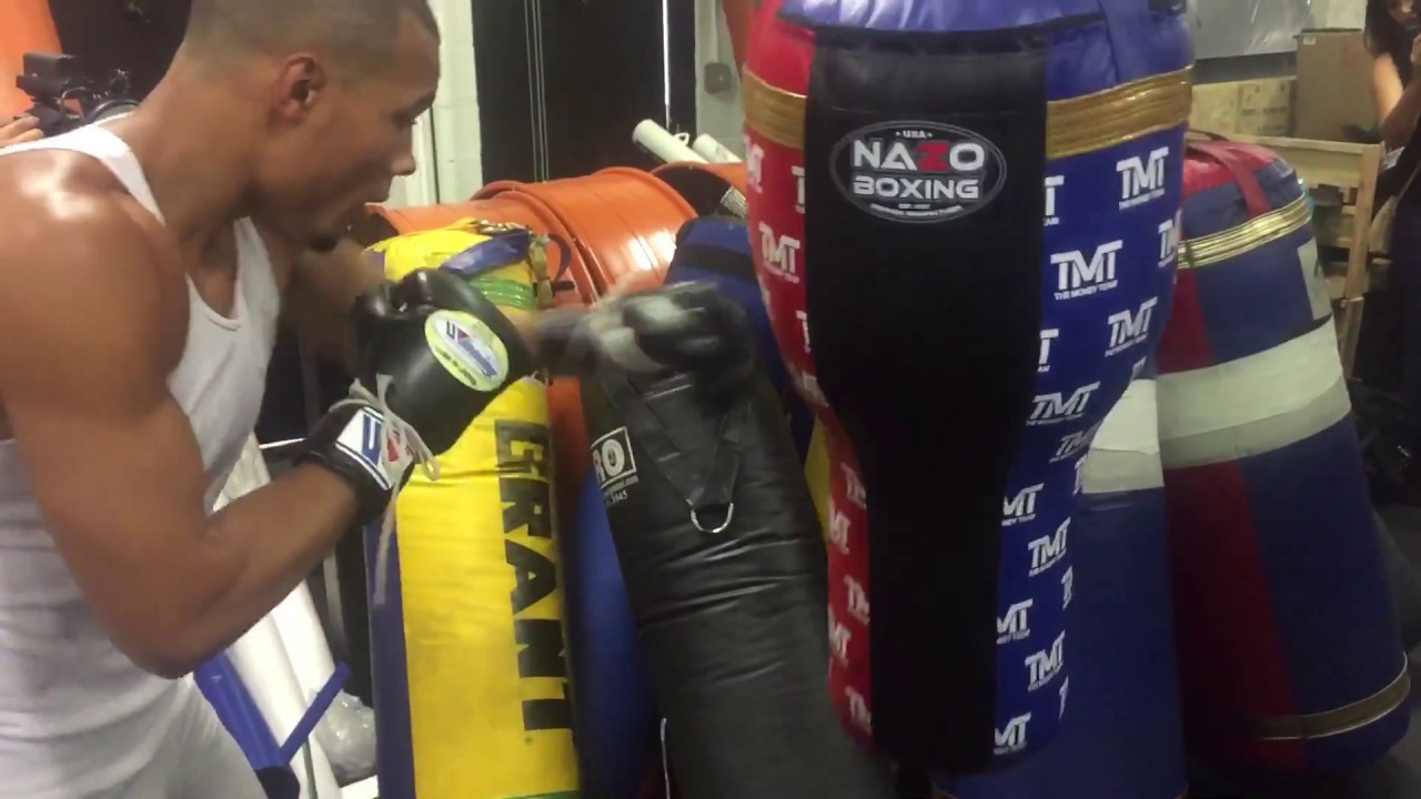 (DAMN) CHRIS EUBANK EXPLODES ON HEAVYBAG WITH RAPID COMBINATIONS!! - VILLAINFY MEDIA
