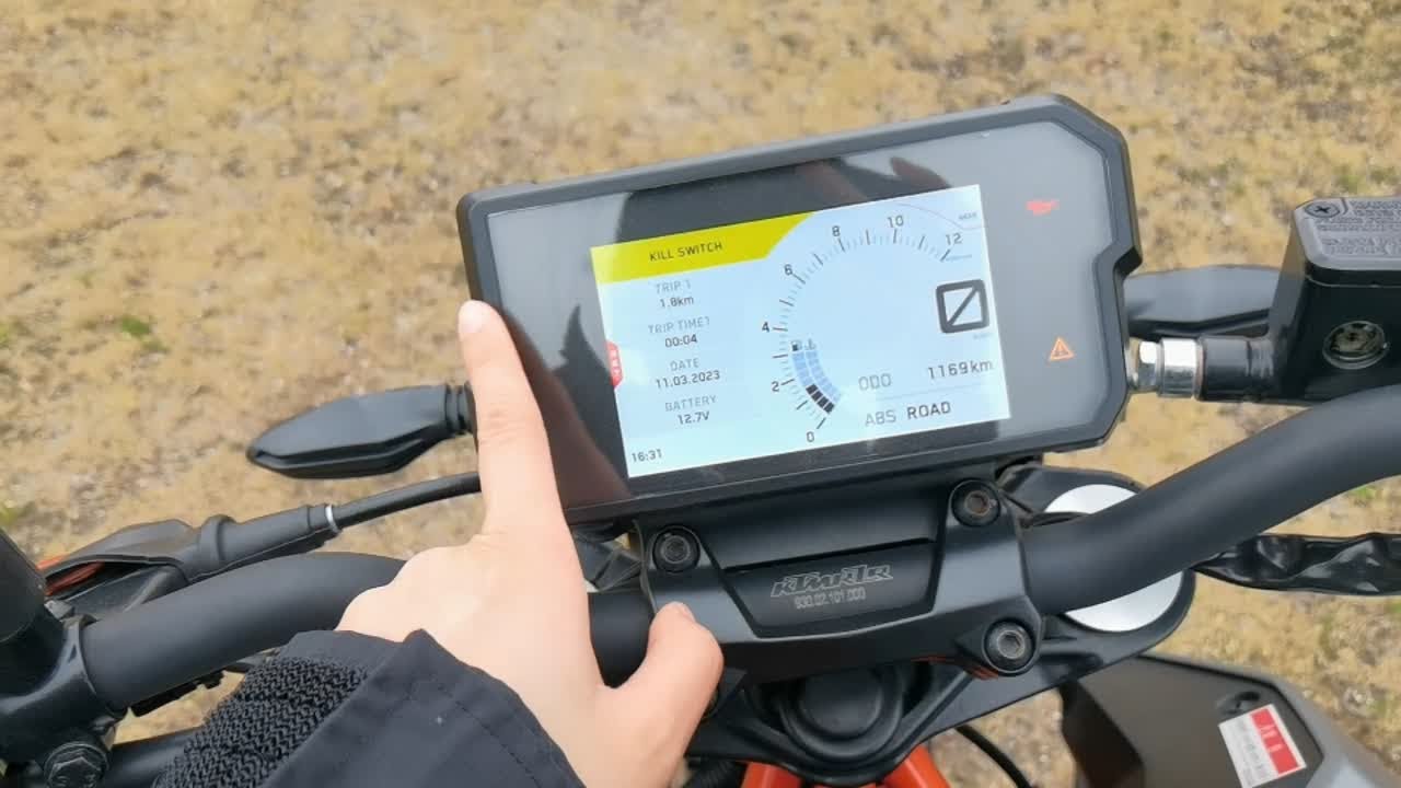 【新手向】KTM DUKE390 仪表盘功能简单介绍