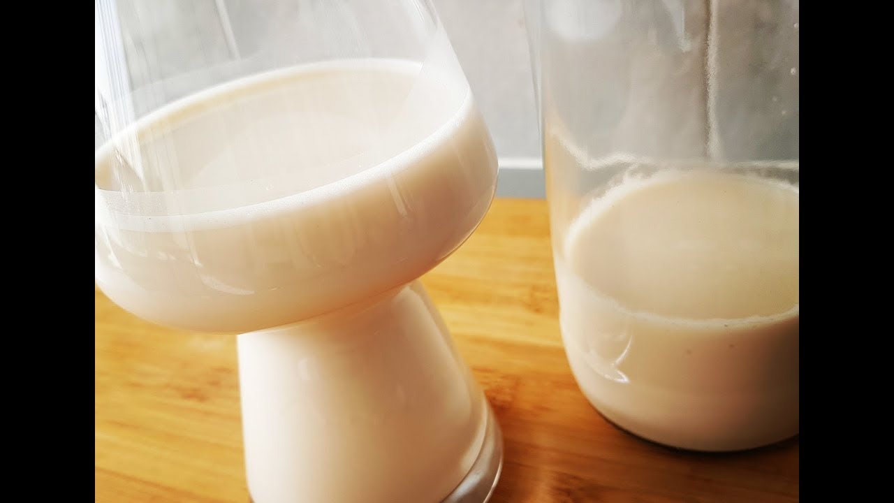 Make Your Own Creamy Oat Milk In Just 30 Seconds - You Won't Believe It's Vegan!