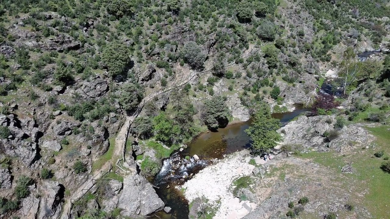 Puente de la Ruta de la Geologia - Zona Chorreras del Hornillo (Santa Maria de la Alameda)  Parte 2