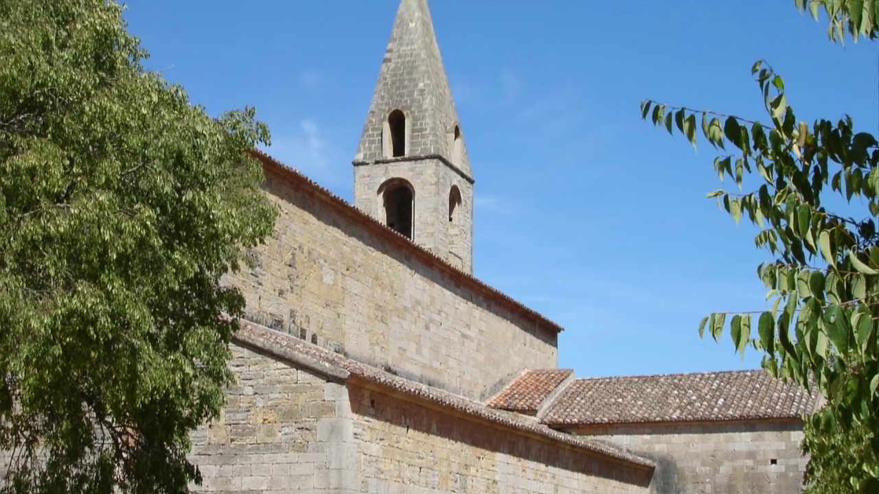 Abbaye de Floriéye et pont médiéval sur la voie aurélienne entre Tourtour et Flayosc