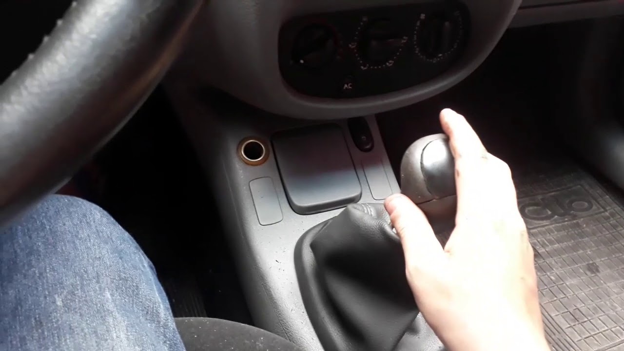 Tirando folga do câmbio Renault Clio