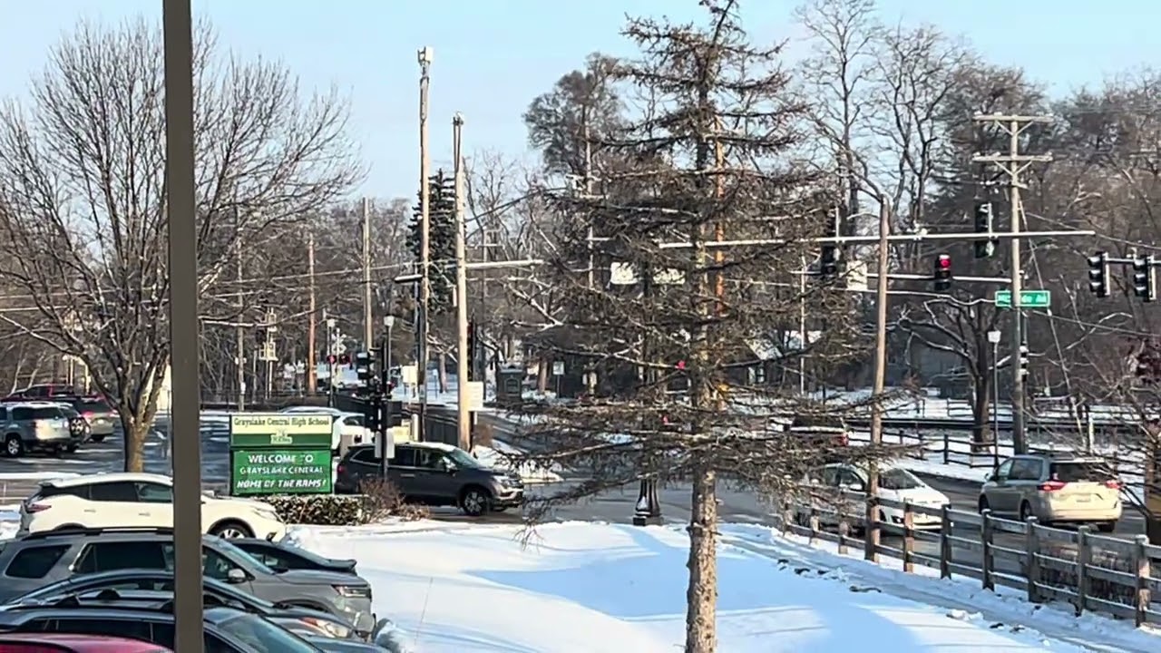 Metra 88 passes through Grayslake 