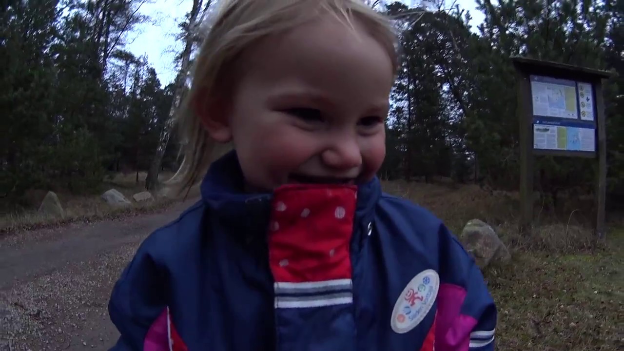 Adam och Annabel letar snö i Ljunghusen