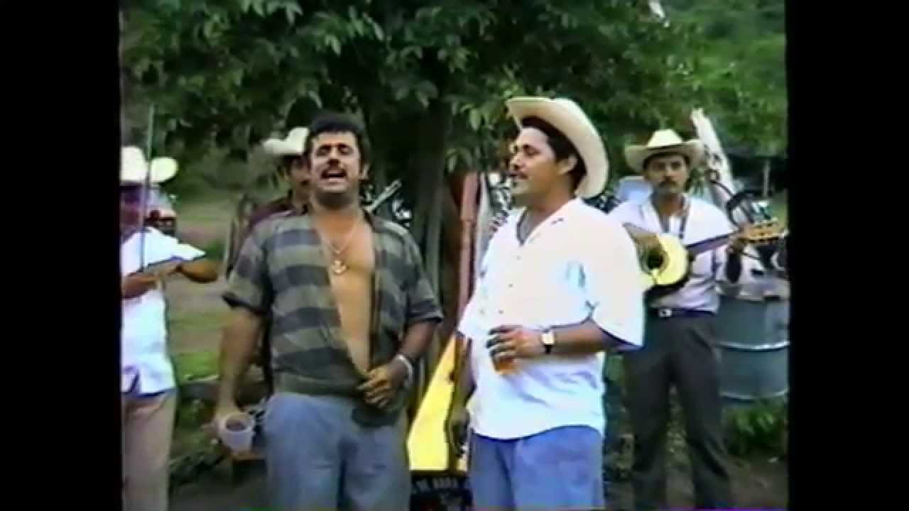 Chano Sosa y Pancho Fernandez con Los Marineros de Tepalcatepéc, Que Chulos Ojos (1990)