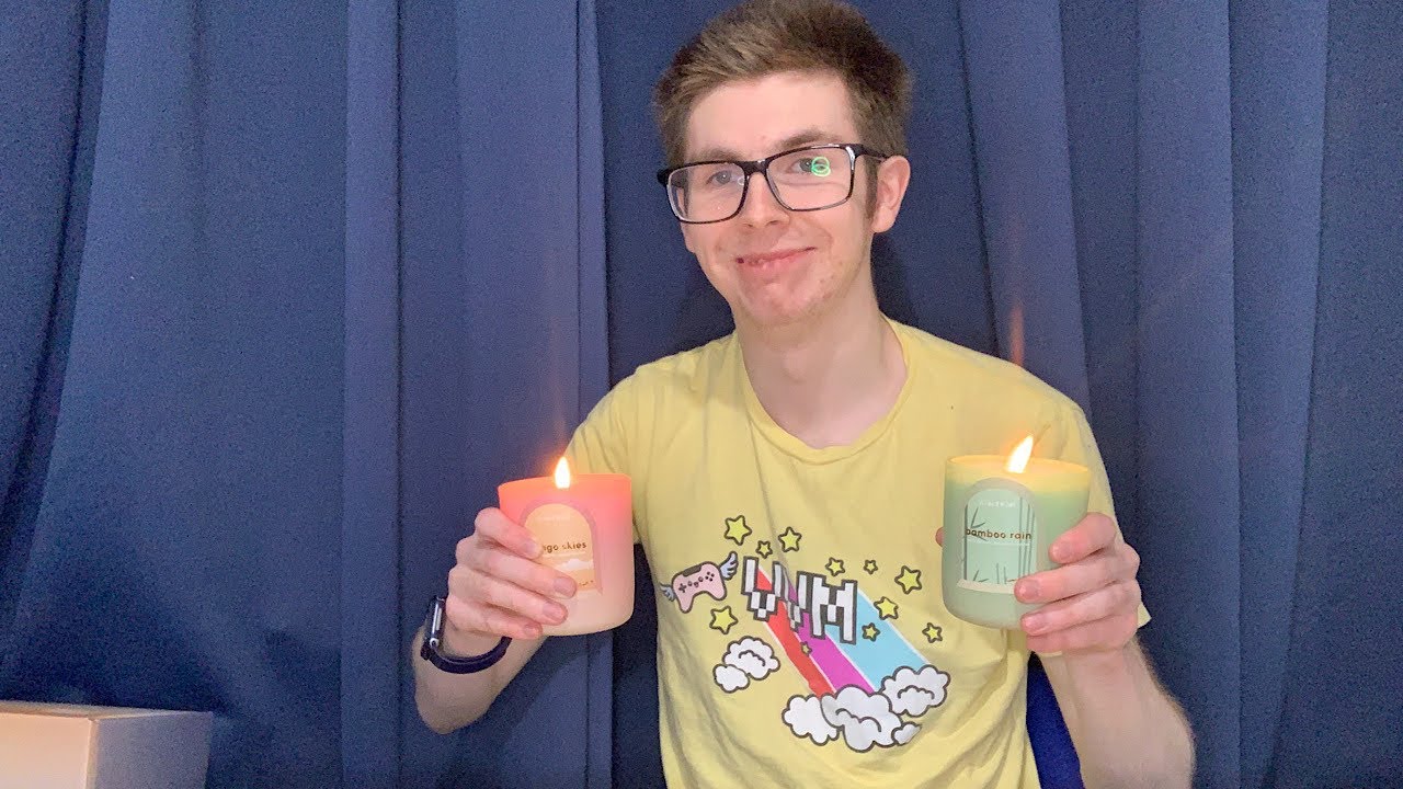 My review of the Merrell Twins x Wakeheart candles