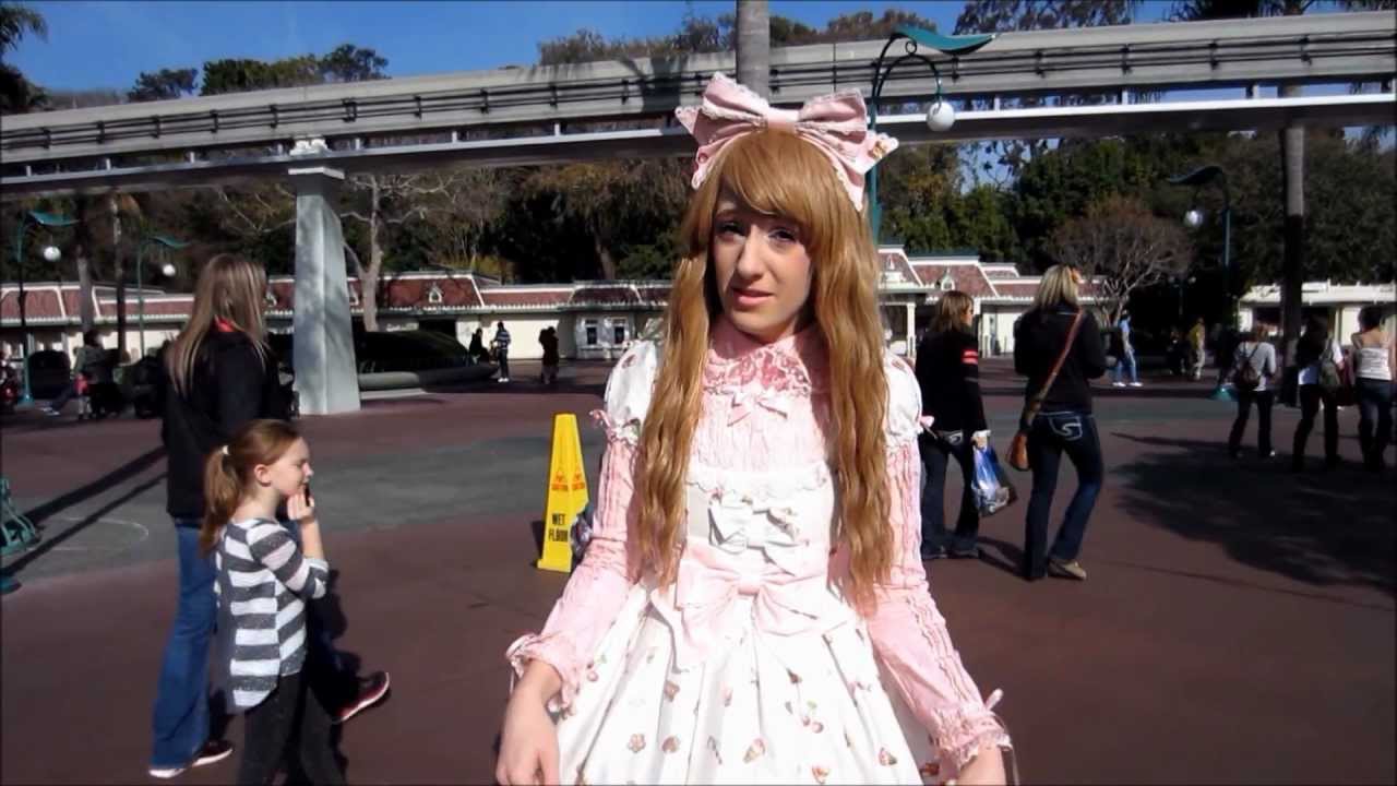 Living Lolita: 1 Disneyland