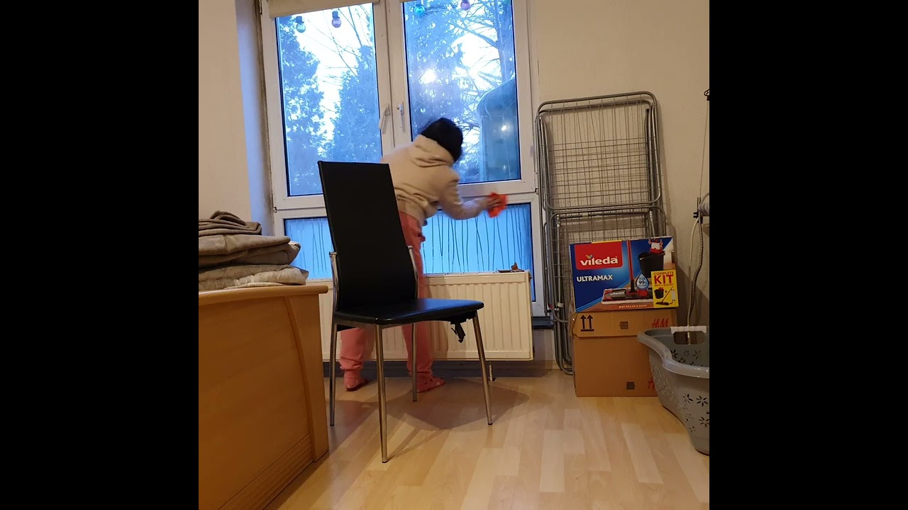 13 🇩🇪 Bà Lao công thường 