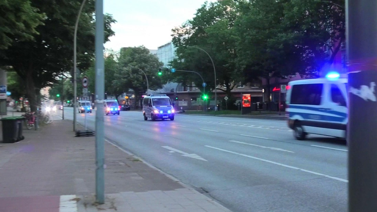 POLICE CLIPS COMBIVIDEO politi i udrykning polizei einsatzfahrt police respond