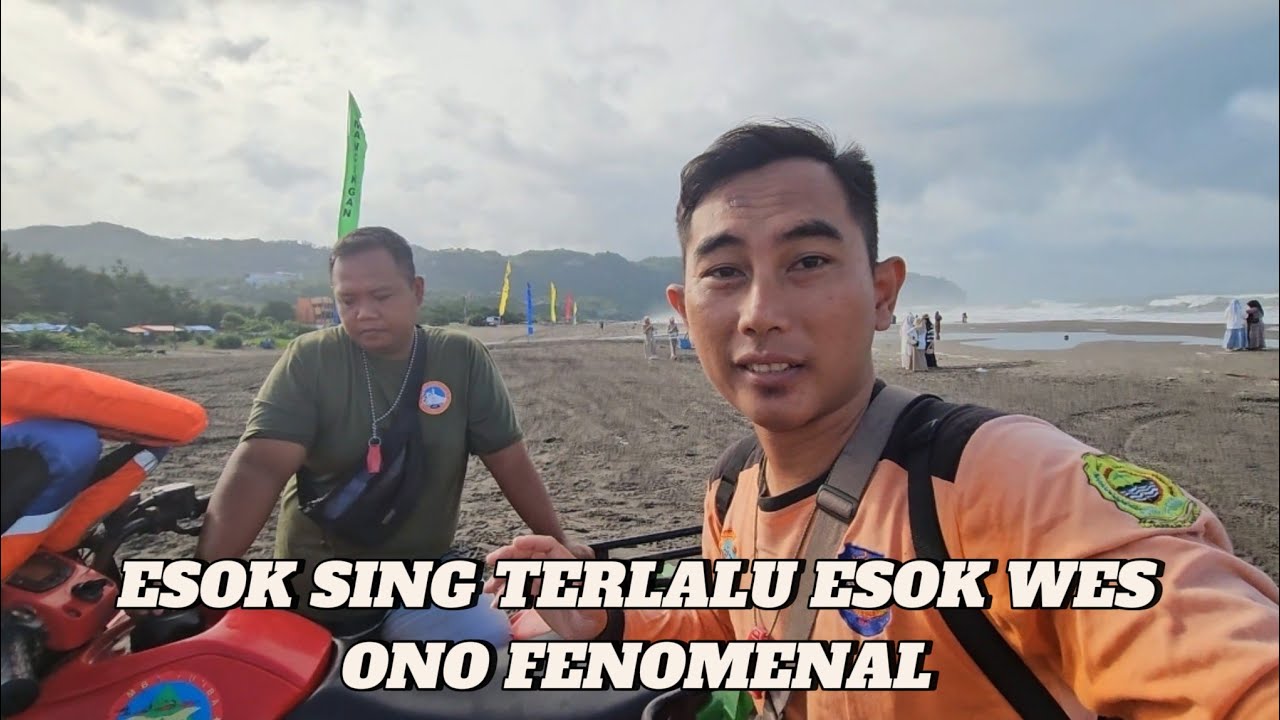 FENOMENAL PANTAI PARANGTRITIS TERJADI 1 TAHUN SEKALI .. FENOMENAL APA??