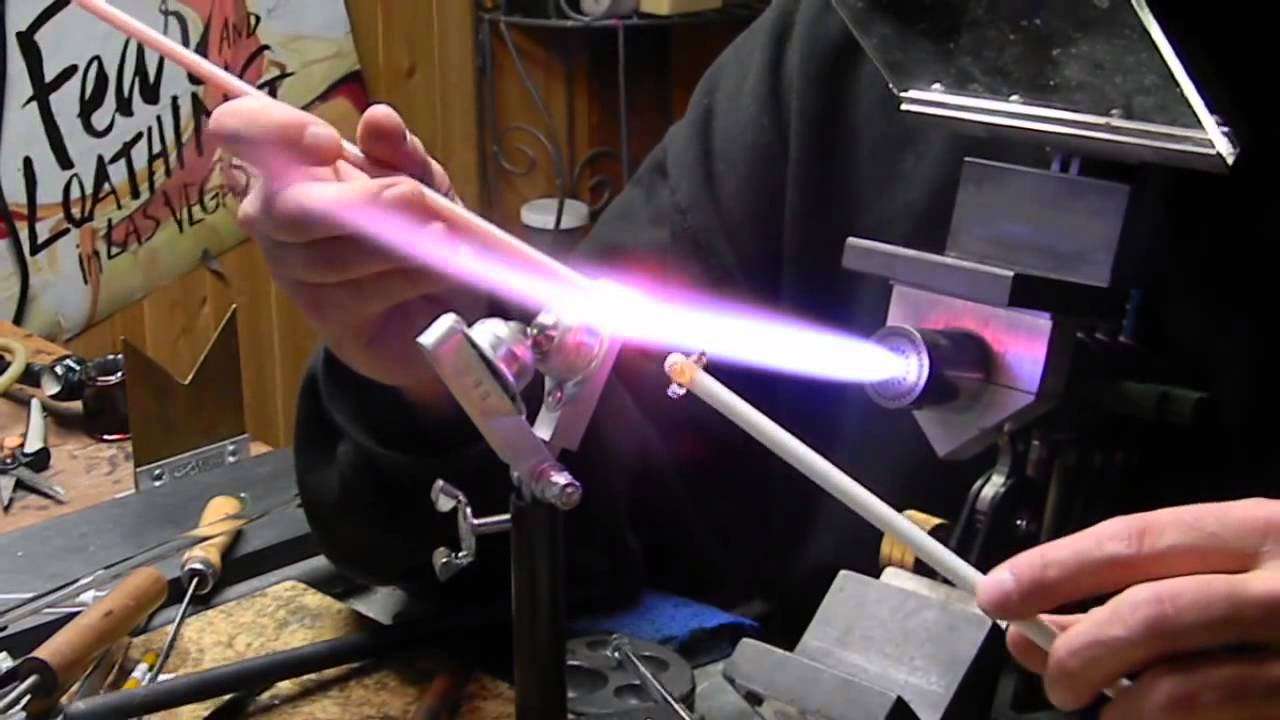 Making of a Glass Bubbler Pipe Part 2 - TheGlassConcierge.com