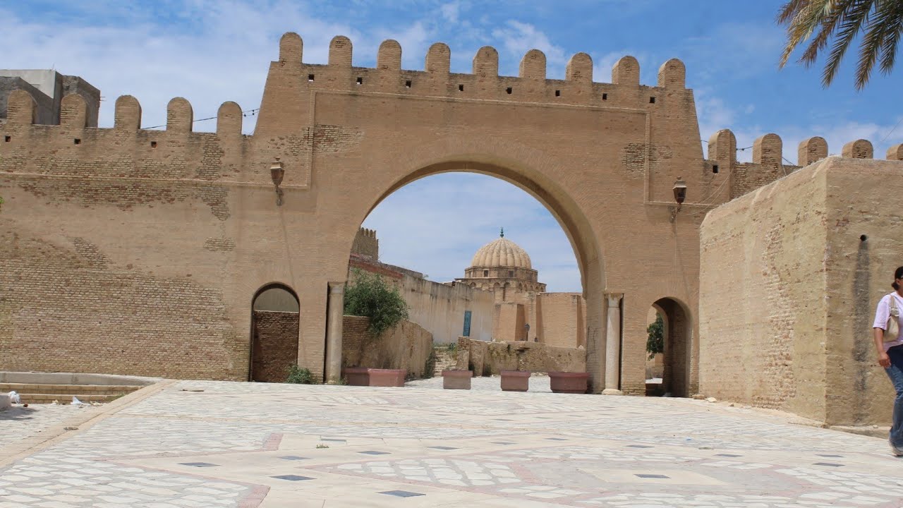 #السياحة_في_تونس جولة في مدينة القيروان التونسية ❤️🇹🇳 جامع القيروان و الأسواق ❤️