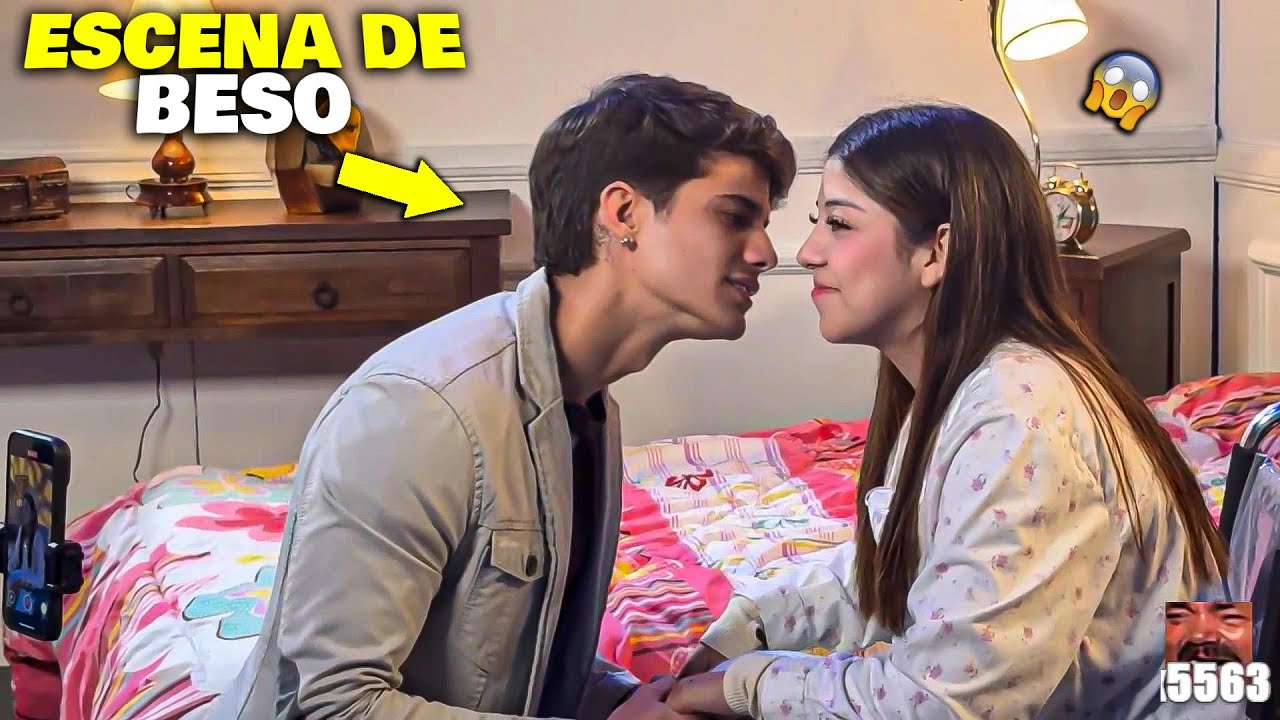 ZULLY RECIBE BESO DE KEVIN DIAZ EN AMERICA TELEVISION