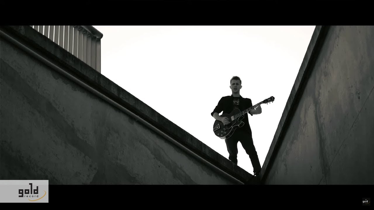 BARICZ GERGŐ – Shit song | Official Music Video