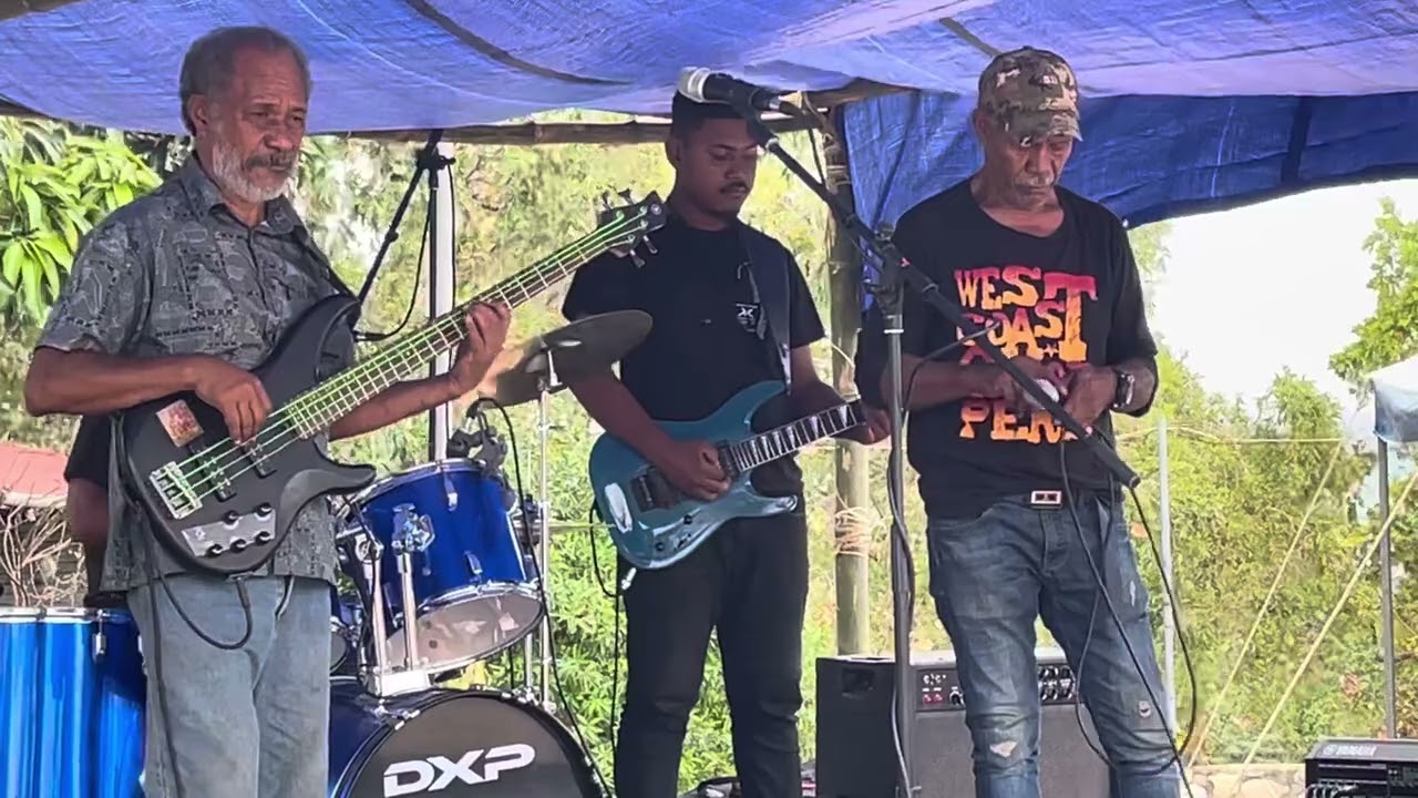 Deejays of Tubusereia entertaining… @MangiHB