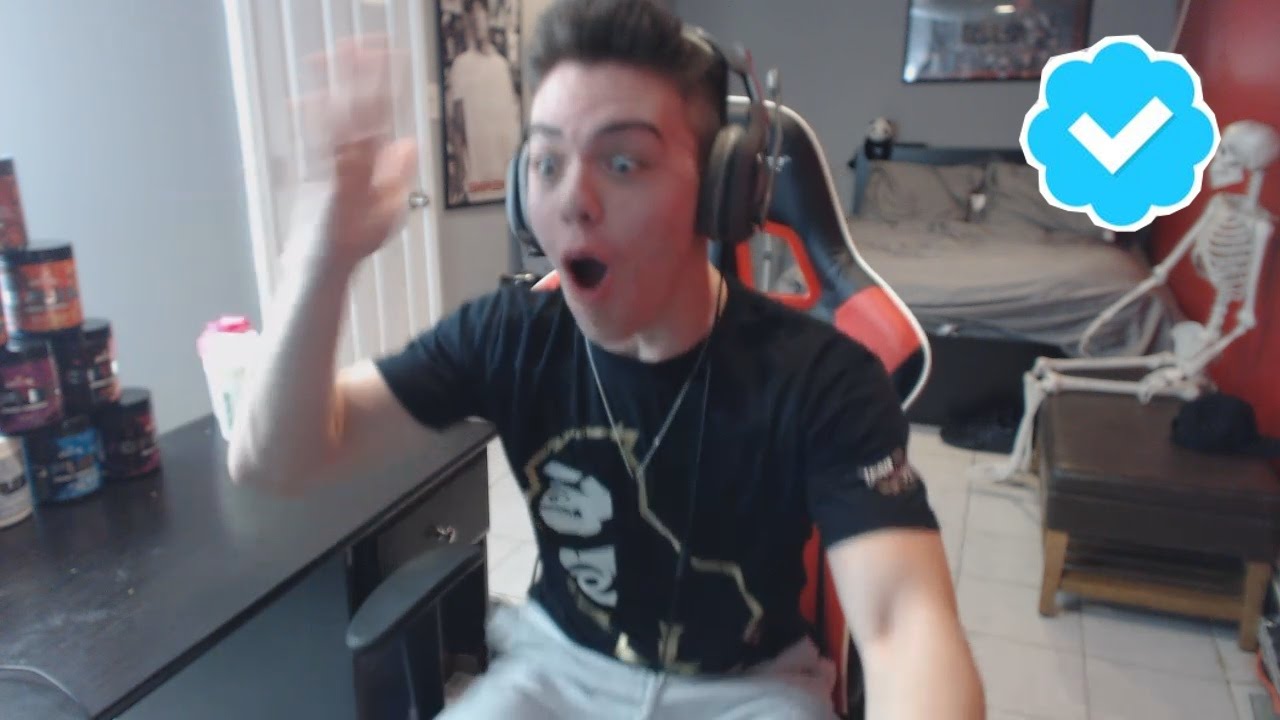 MY REACTION TO GETTING VERIFIED