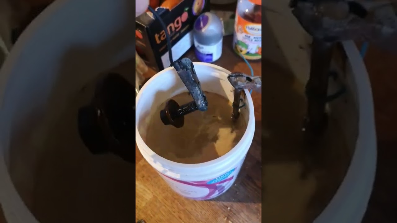 DIY rust removal with ELECTROLYSIS