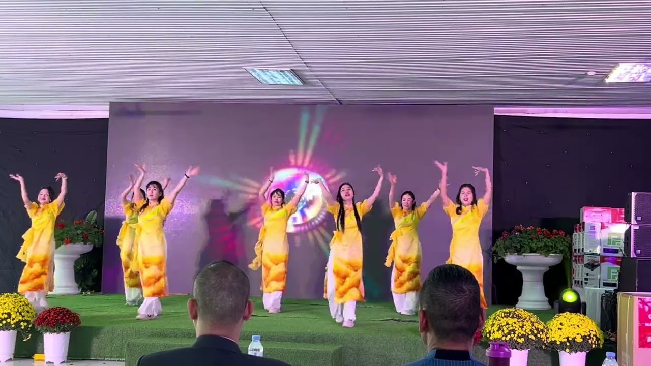 Khúc Nhạc Xuân-Nhóm nhảy Giao Thuỷ