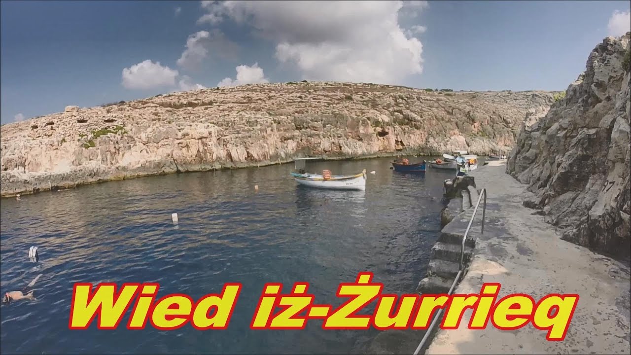 Wied iz-Zurrieg Malta - A swim in the clear blue water