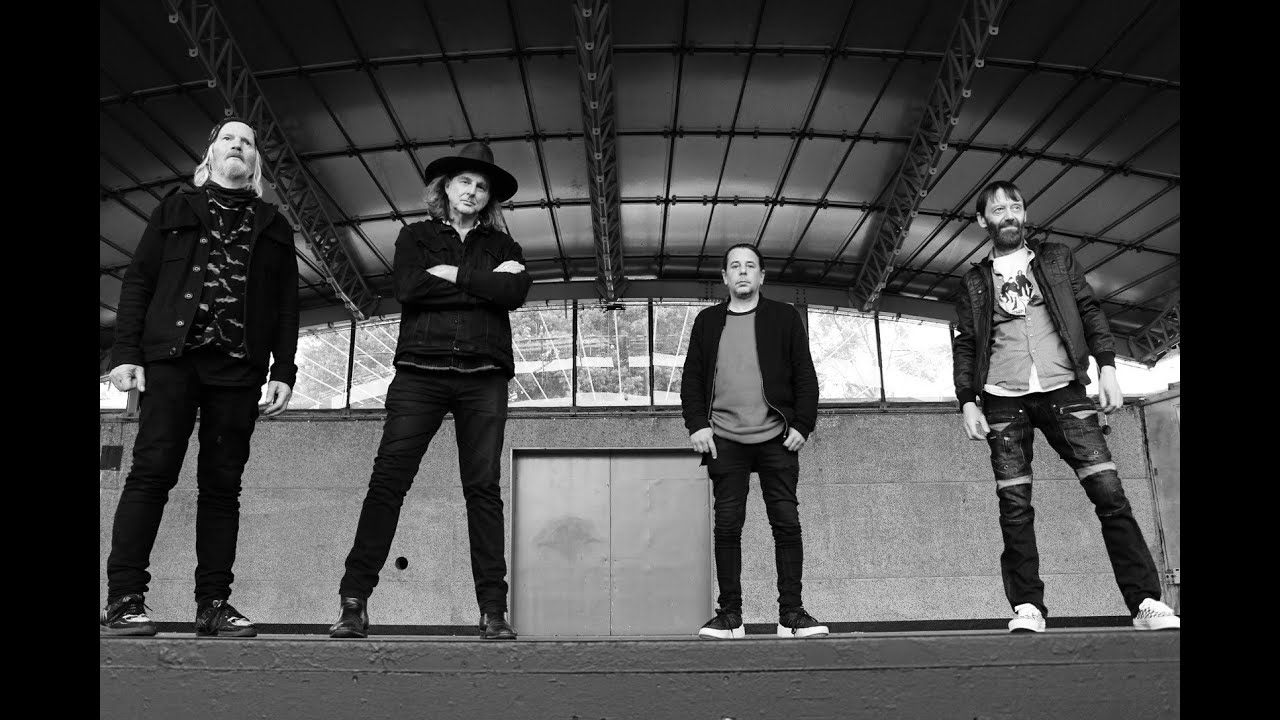 THE GIRLIES /  FELON (Live -under the Sidney Myer Music Bowl)