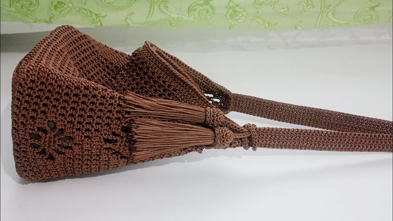 Crochet spider bag on the side 🕷🕷