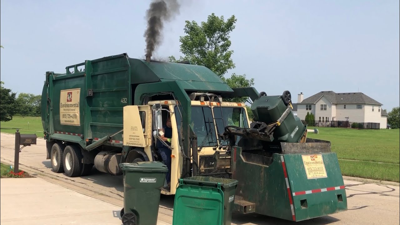 Environmental Mack LE Ezpack Curotto Garbage Truck Rolling Coal+ Lid Flipping