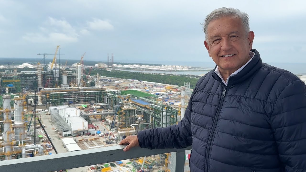 Supervisión de la refinería Olmeca en Paraíso, Tabasco