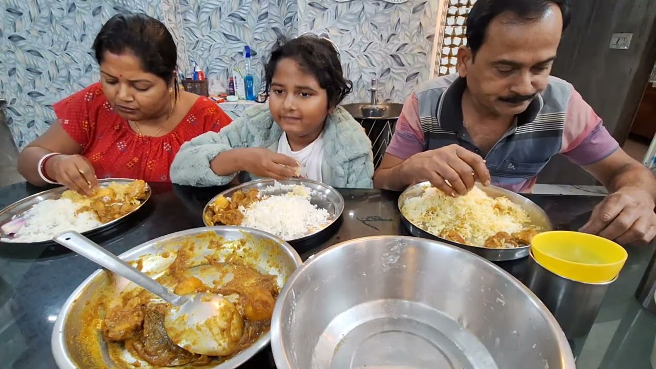 রাতের বেলায় এরকম একটা খাবার হলে বেশ জমে যায়😋 #short 
