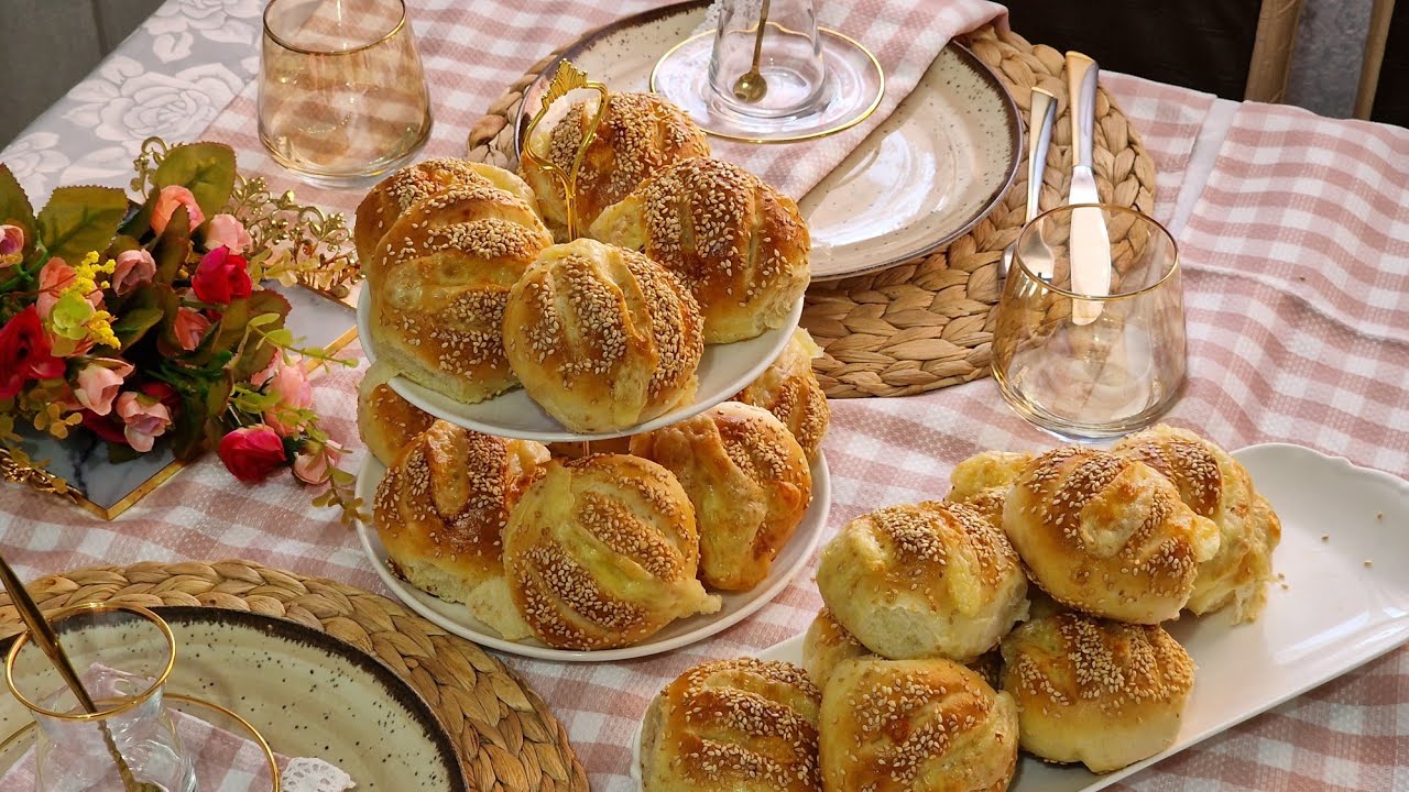 Pogaçe me te mira se ne Restorant. Pogaçe te Mbushura