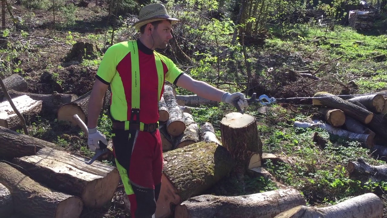 Holz spalten mit Scheppach HL1800G und angebauter 12V Seilwinde