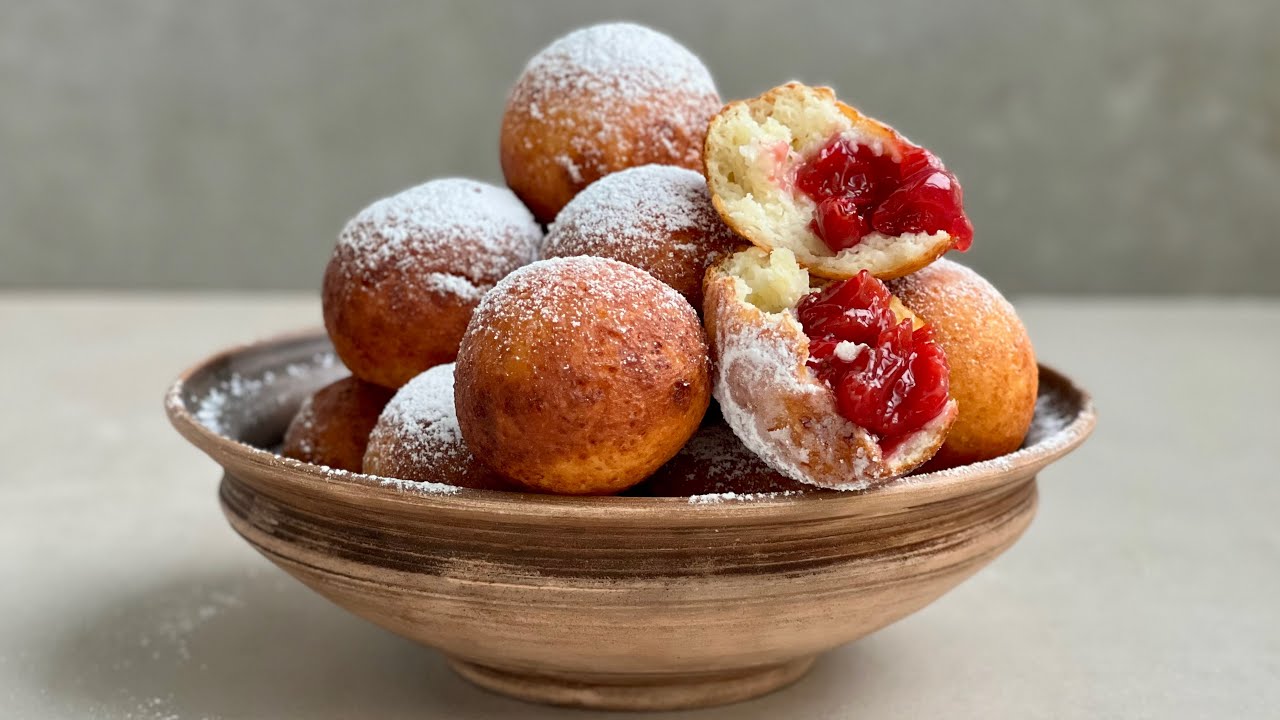 СИРНІ ПАМПУХИ з вишнею.